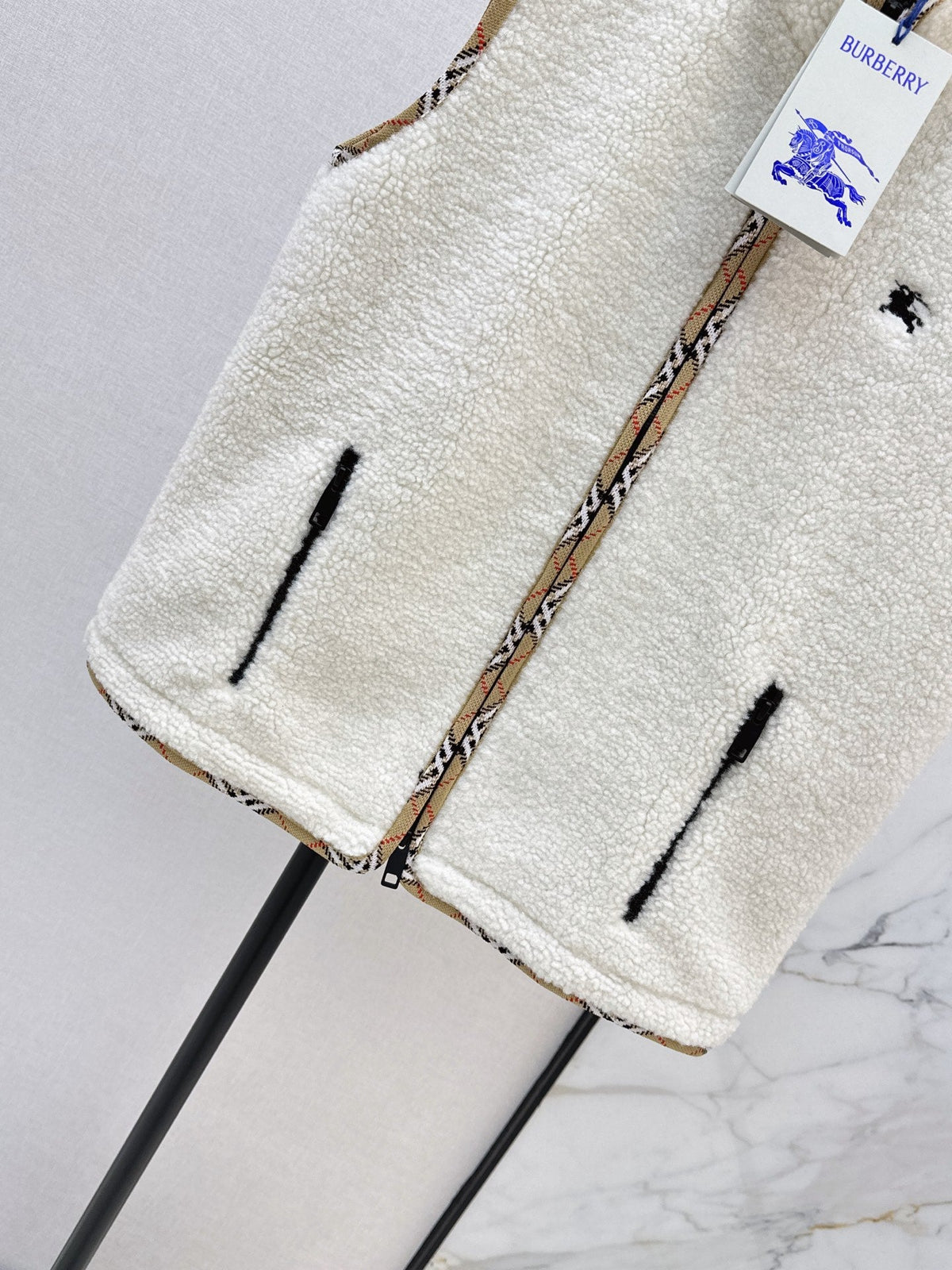 26New Classic Stand-Collar Eco-Friendly Faux Shearling Vest (Autumn/Winter Collection)