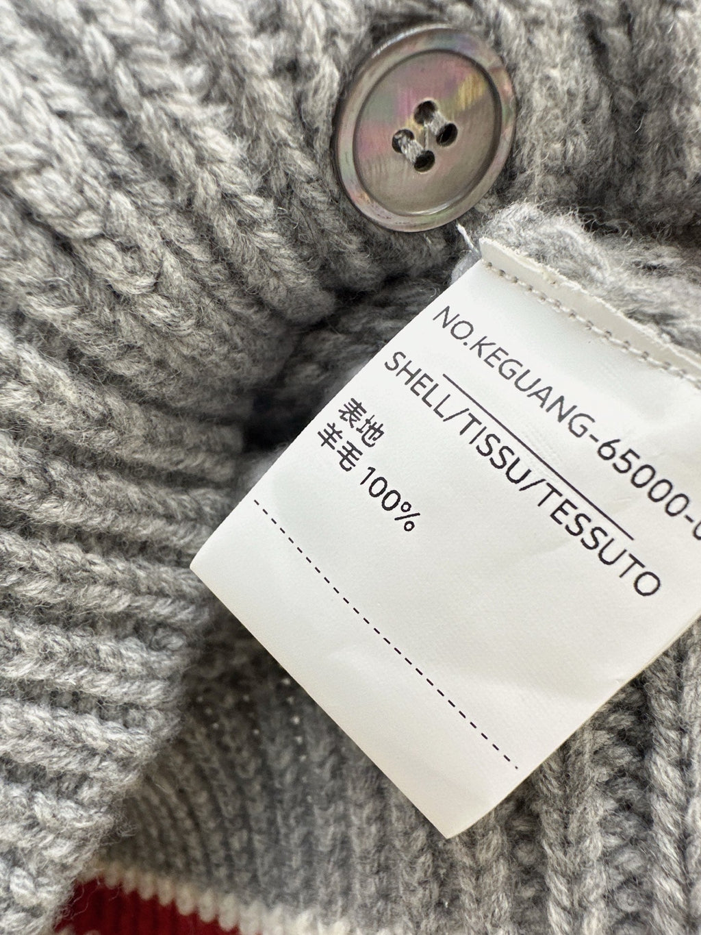 26Latest Autumn/Winter V-neck cropped cardigan featuring a diamond jacquard pattern