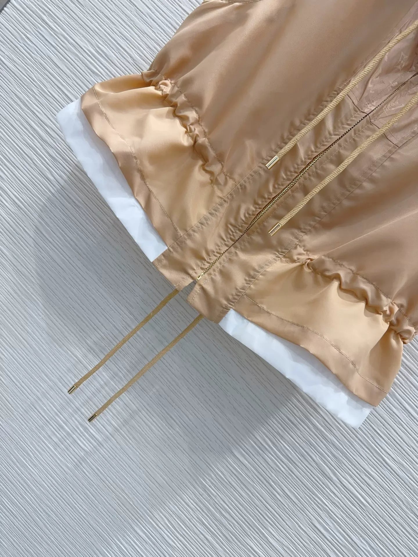 Louis Vuitton  /26 New Vest