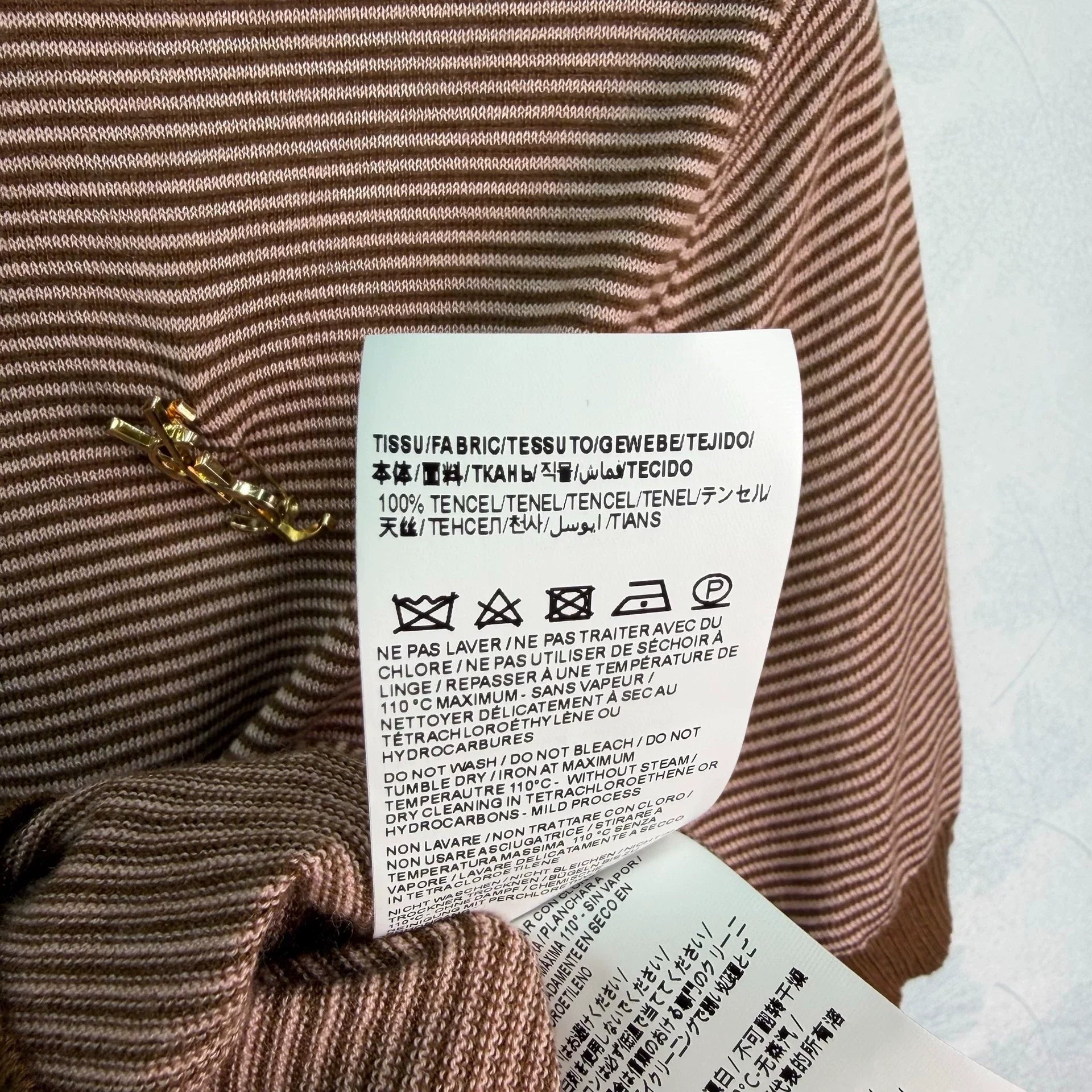 Yves Saint Laurent/26 Early Autumn New Knit Top