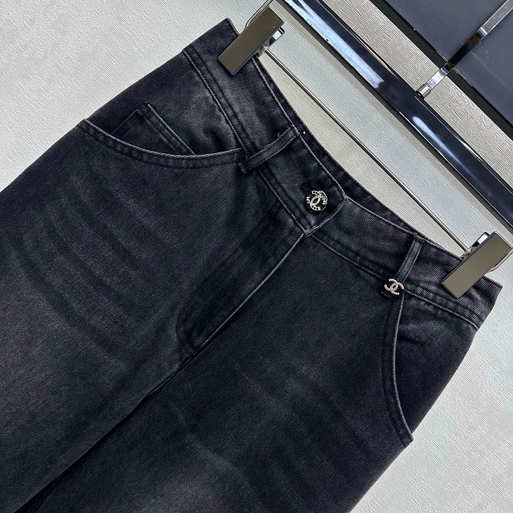 Chanel/26 New Straight-Leg Denim Jeans