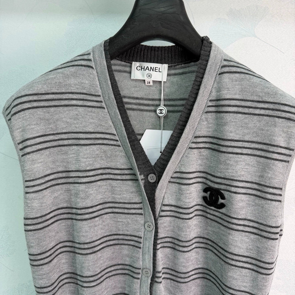 Chanel/ 26Early Autumn V-Neck Cardigan