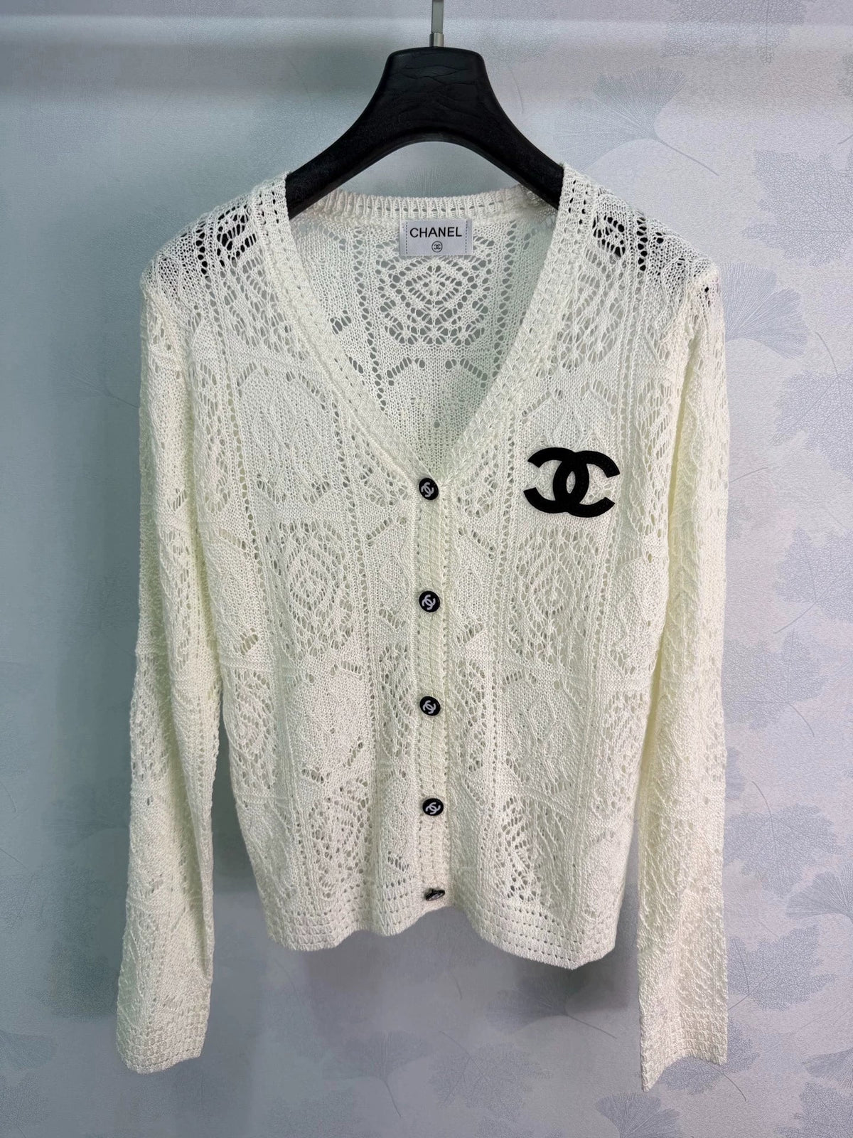 Chanel / 26 Early Autumn New V-neck Knitted Long Sleeve Cardigan
