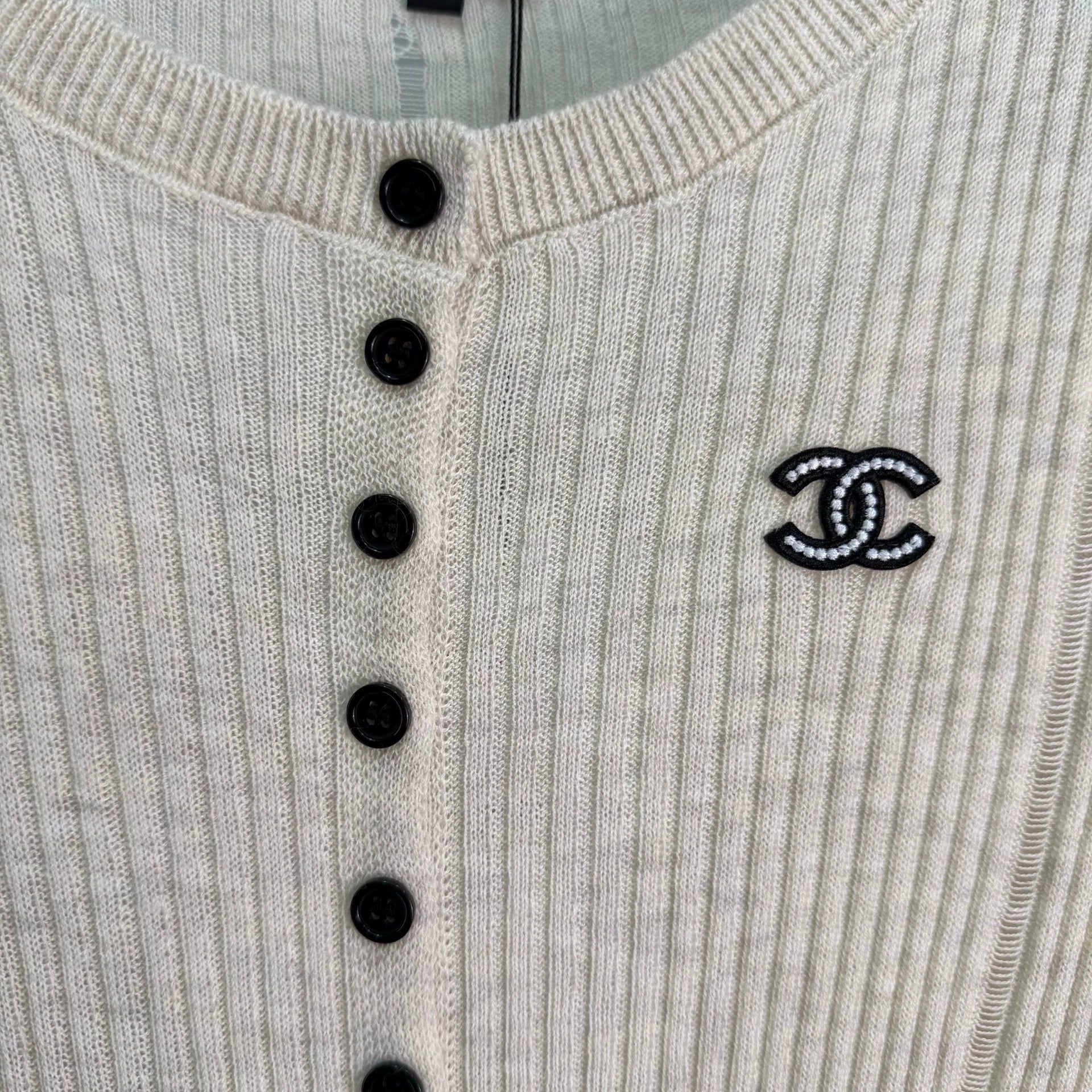 Chanel / 26 Early Autumn New Knit Sweater