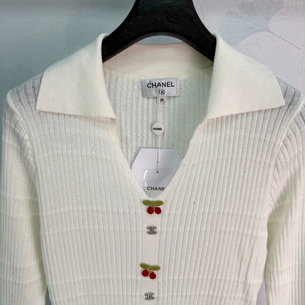 Chanel / 26 Early Autumn New Collared Long-Sleeve Knit Cardigan