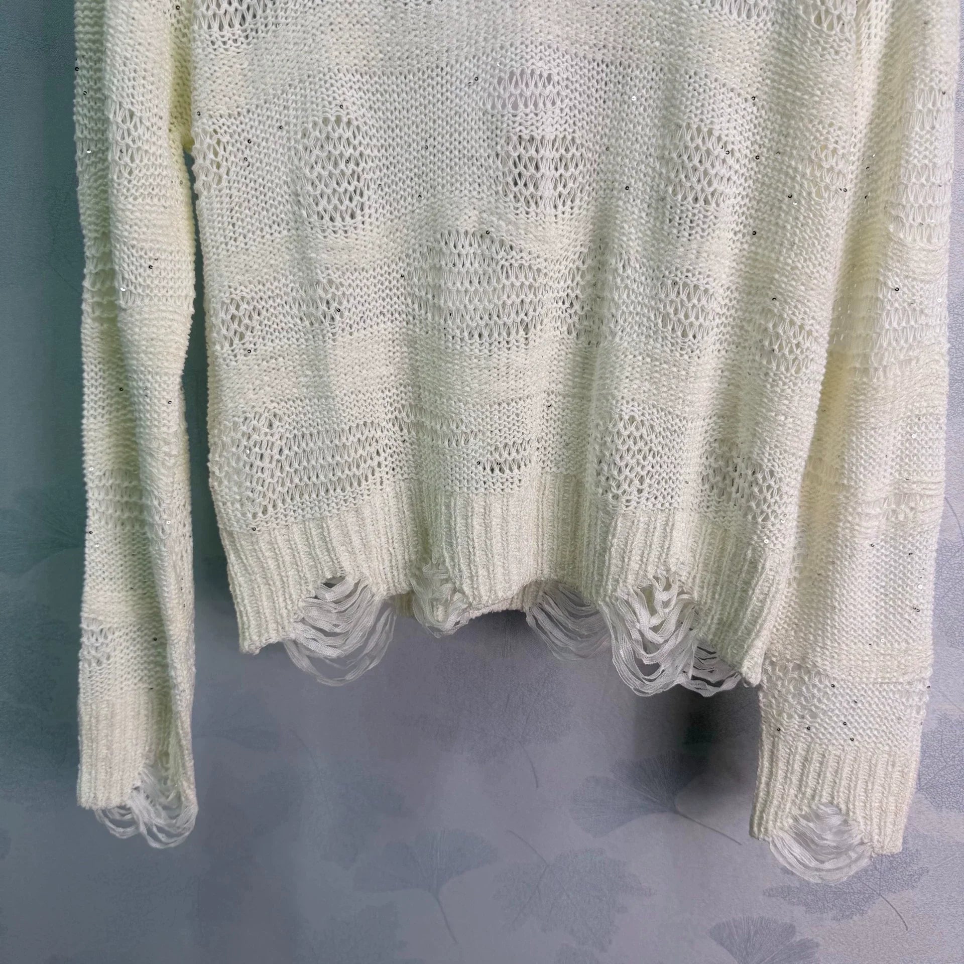 Chanel / 26 Early Autumn New Hollow Knit Sweater