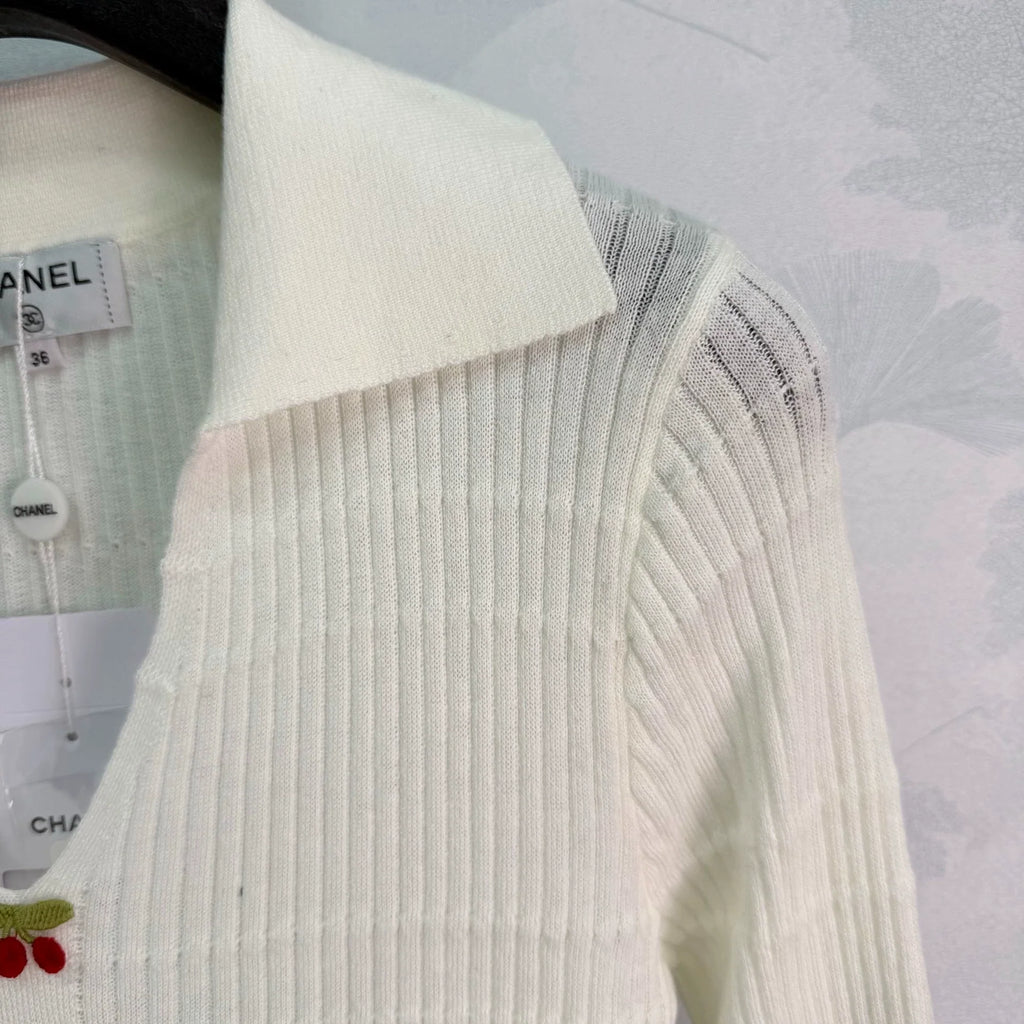 Chanel / 26 Early Autumn New Collared Long-Sleeve Knit Cardigan