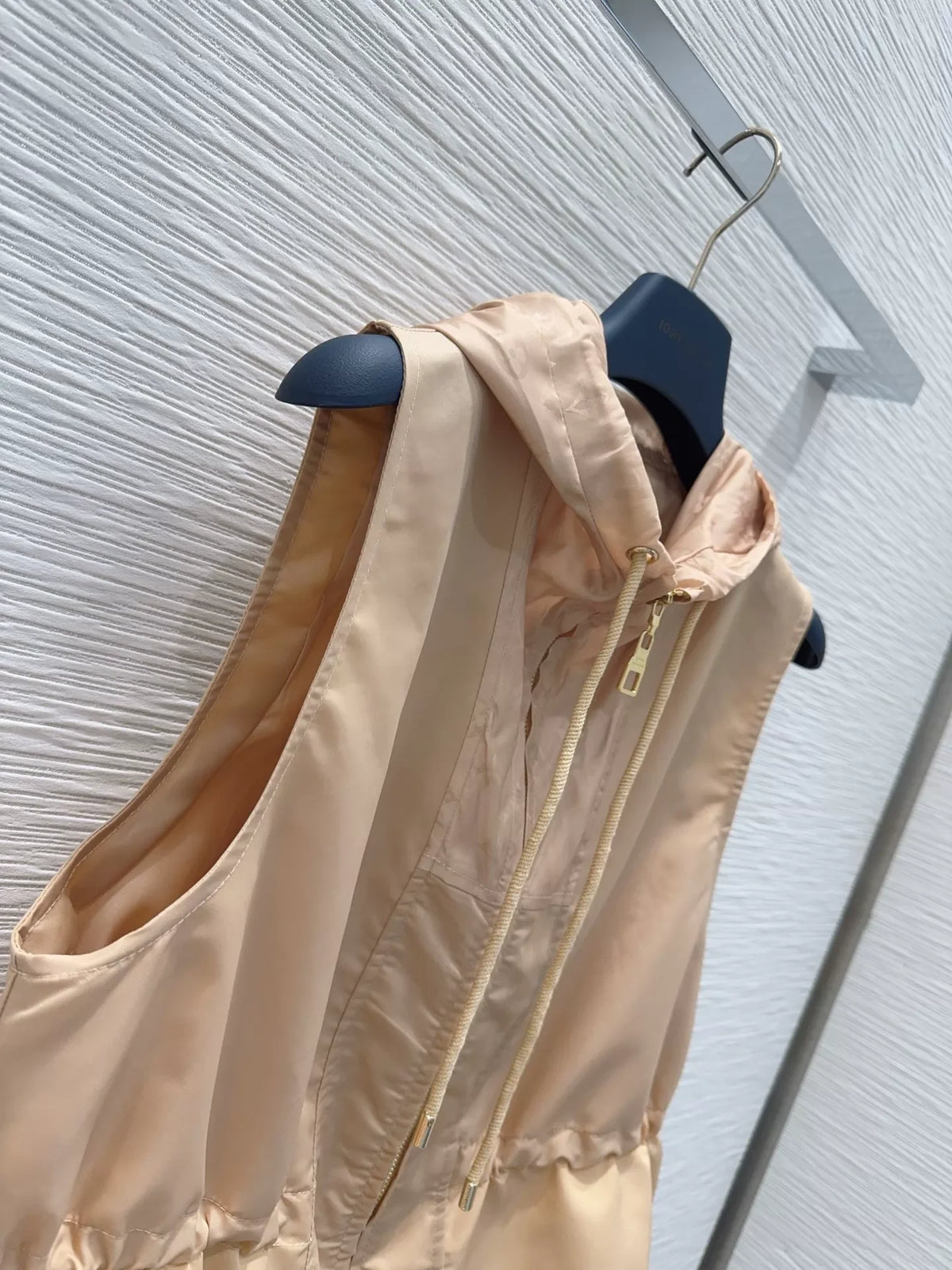 Louis Vuitton  /26 New Vest
