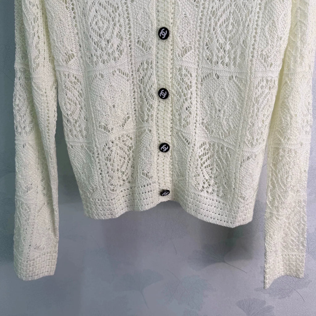 Chanel / 26 Early Autumn New V-neck Knitted Long Sleeve Cardigan