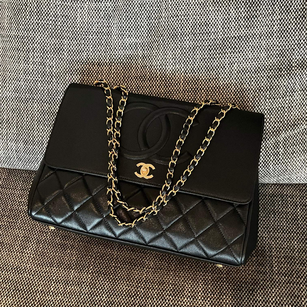 CHANEL 26S LARGE CC LOGO FLAP SHOULDER BAG 33 IN BLACK CAVIAR CALFSKIN GOLD HARDWARE