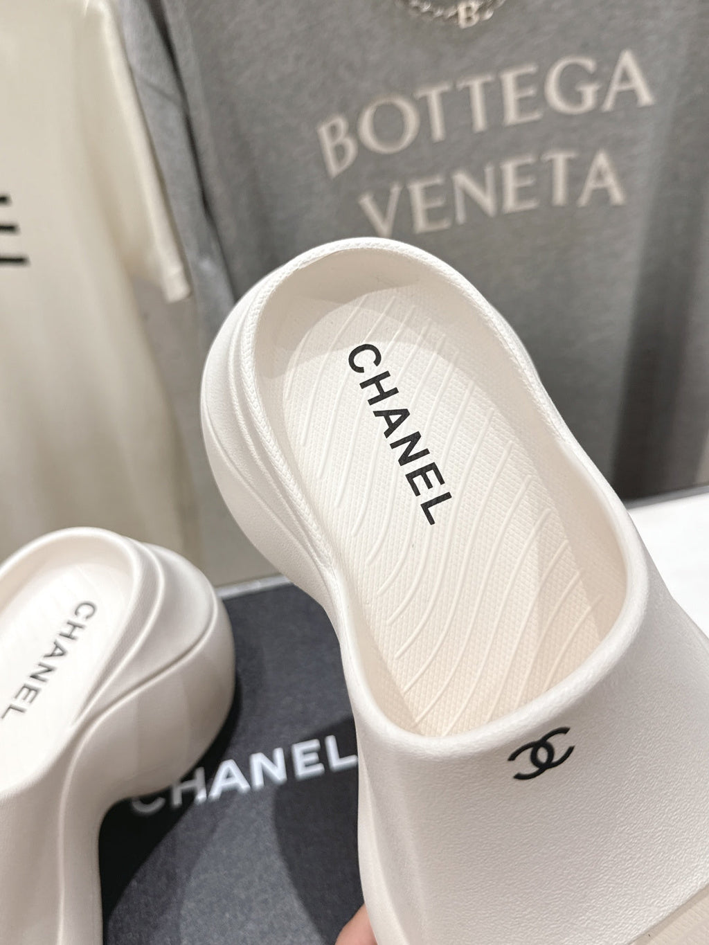 chanel/26SS NEW popular one-line thick-soled wedge-heeled slippers