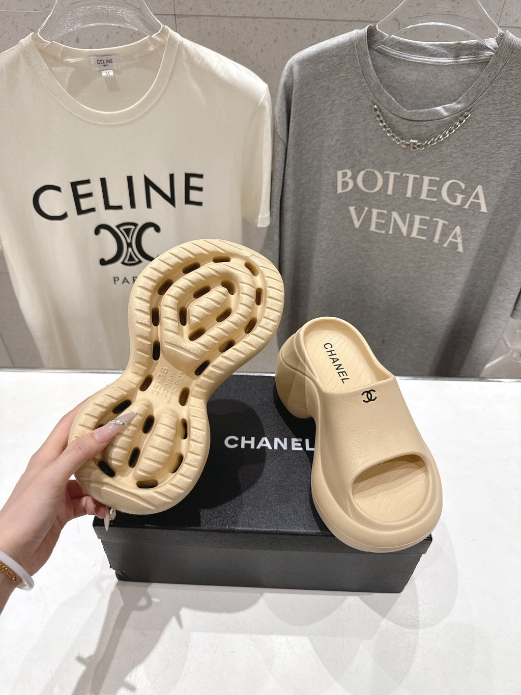 chanel/26SS NEW popular one-line thick-soled wedge-heeled slippers