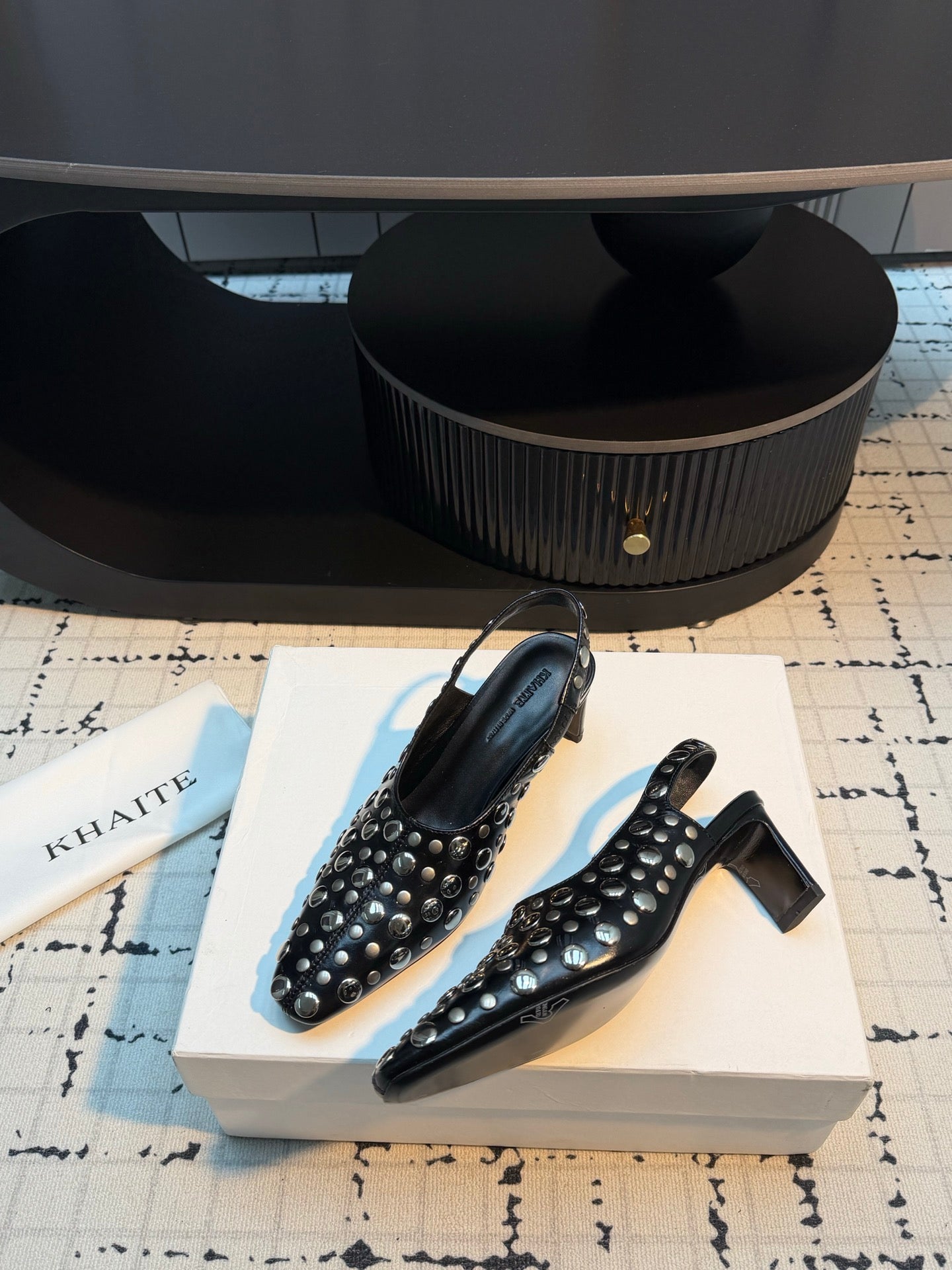 Khaite/26SS NEW Punk style rivet Roman sandals