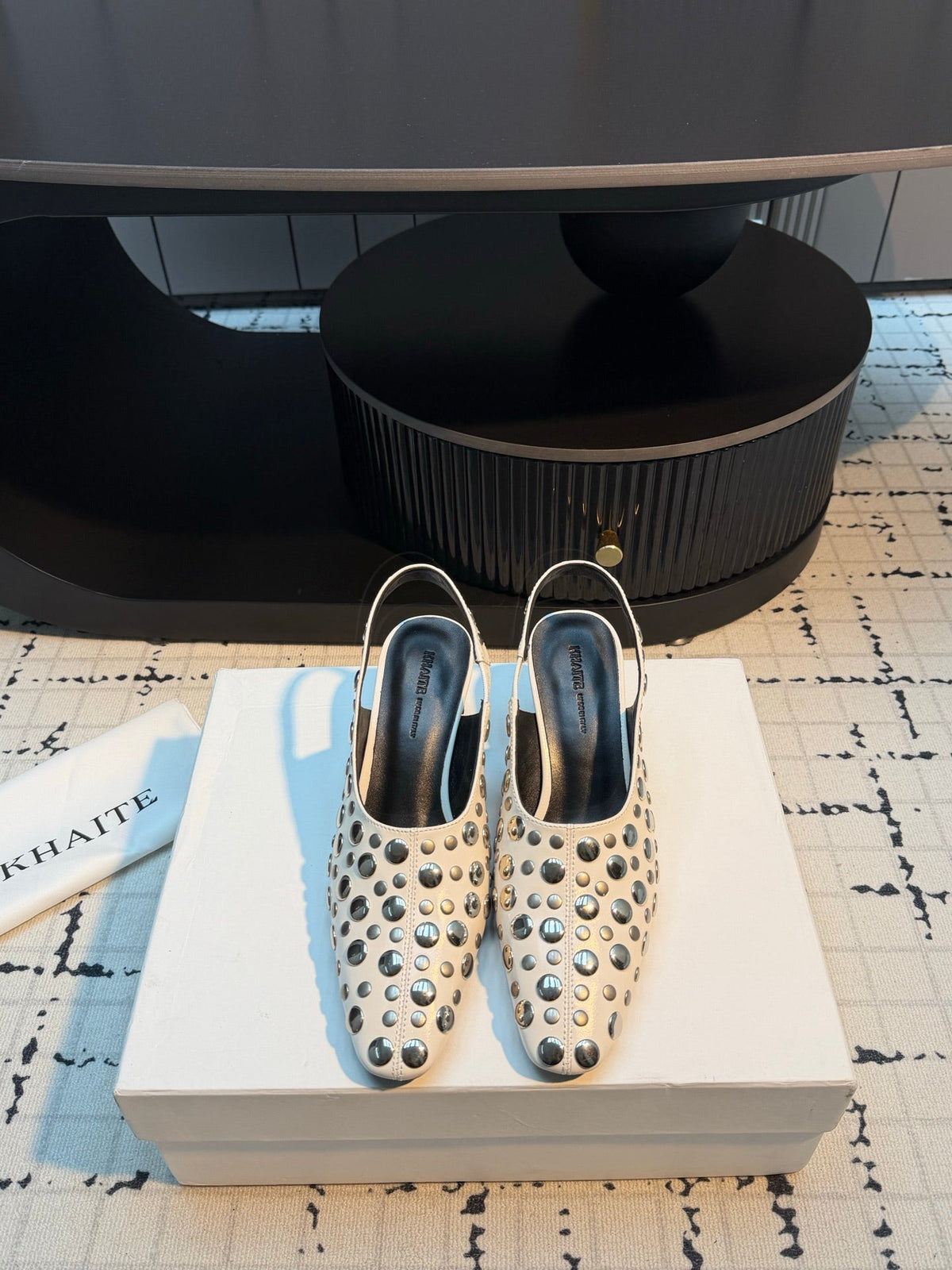 Khaite/26SS NEW Punk style rivet Roman sandals