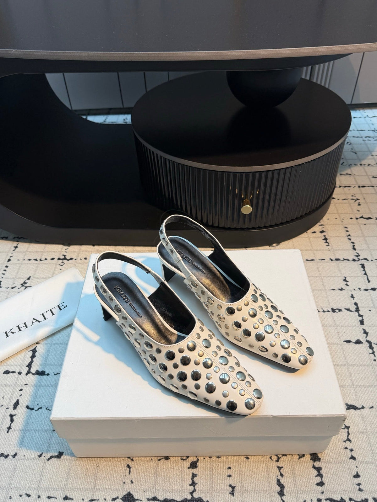 Khaite/26SS NEW Punk style rivet Roman sandals