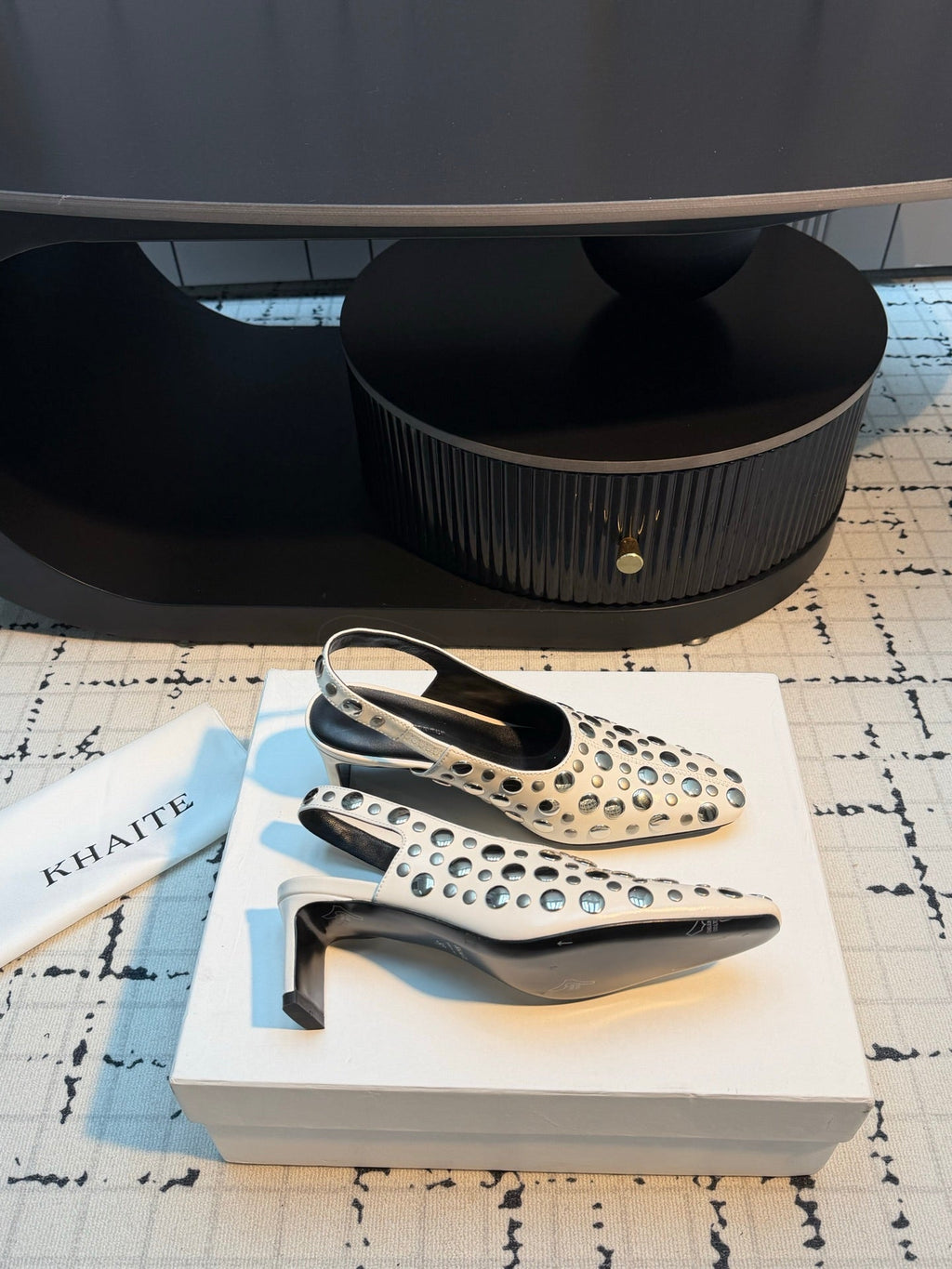 Khaite/26SS NEW Punk style rivet Roman sandals