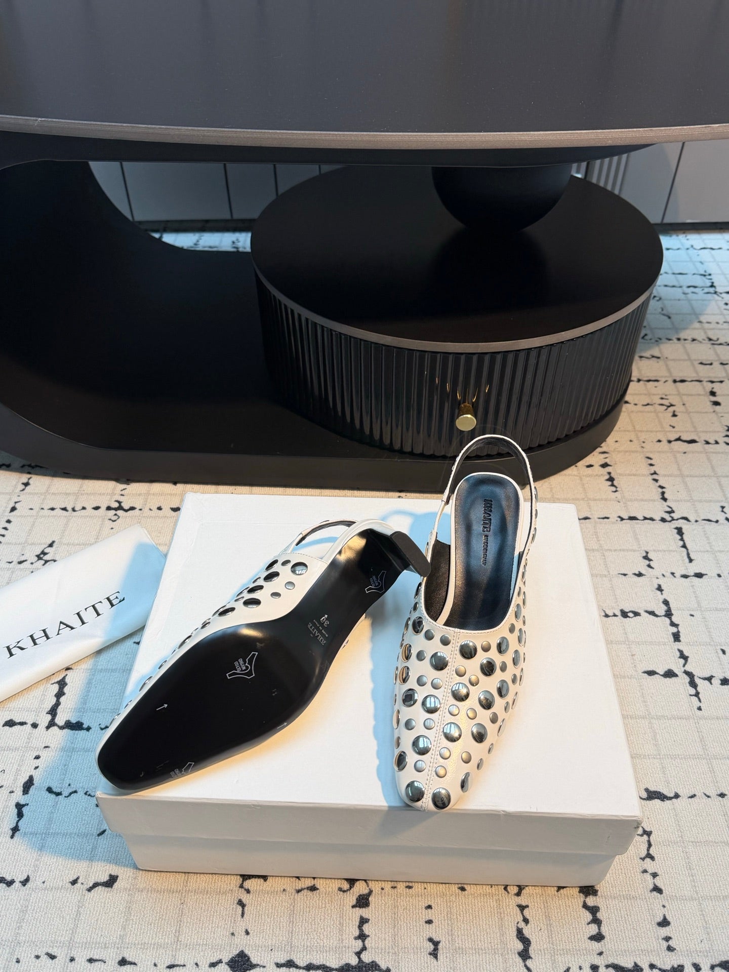 Khaite/26SS NEW Punk style rivet Roman sandals