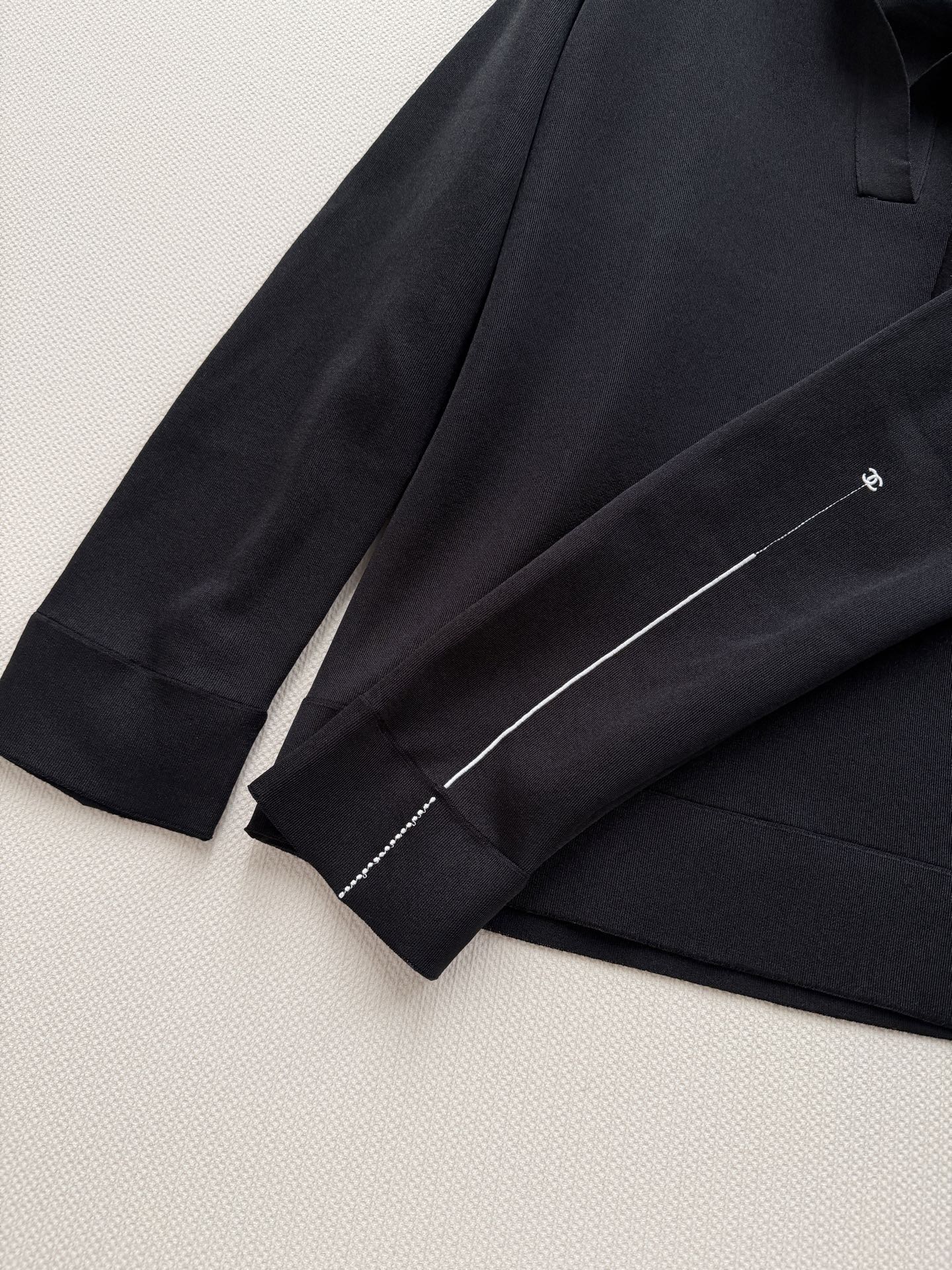 26SS NEW Black Collared Loose-fitting Pullover
