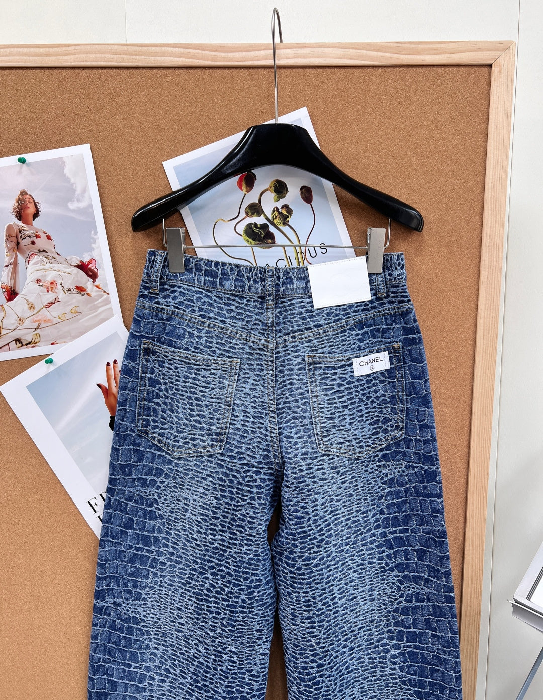 26SS NEW Straight Leg Jeans with Back Pocket Letter Patches