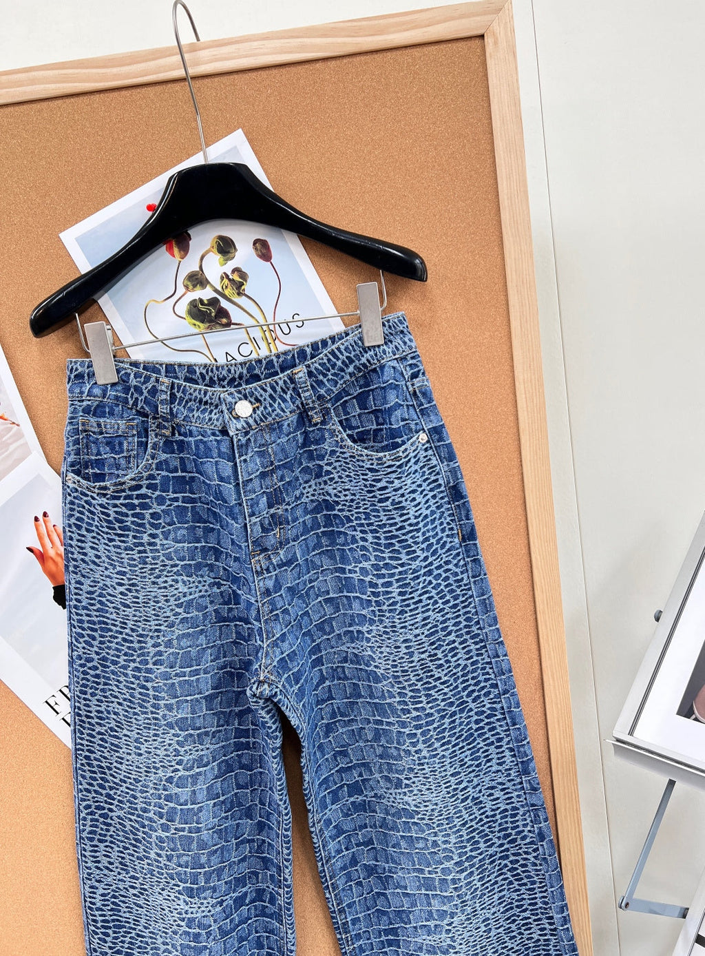 26SS NEW Straight Leg Jeans with Back Pocket Letter Patches