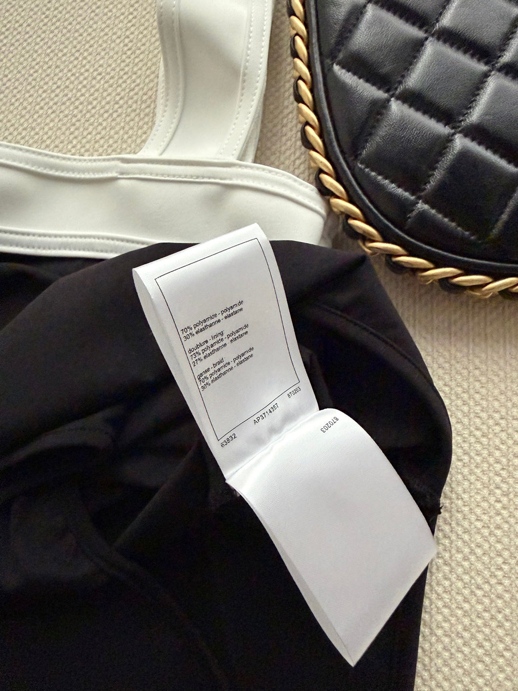 26SS NEW Black and White Color Block One-Piece Strap Swimsuit