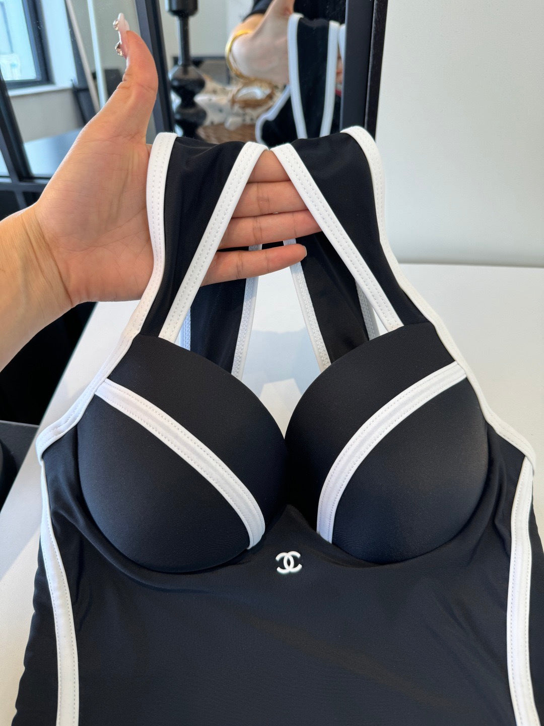 26SS NEW One-Piece Swimsuit with Underwire 👙