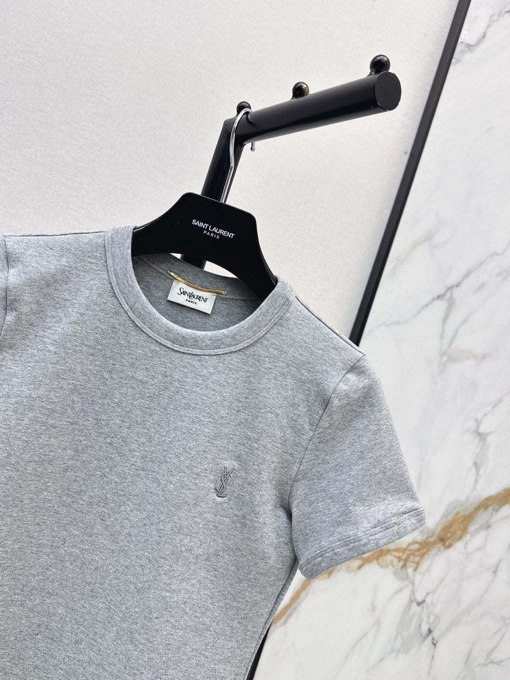 26SS NEW Versatile Small Logo Embroidered T-Shirt 🩶