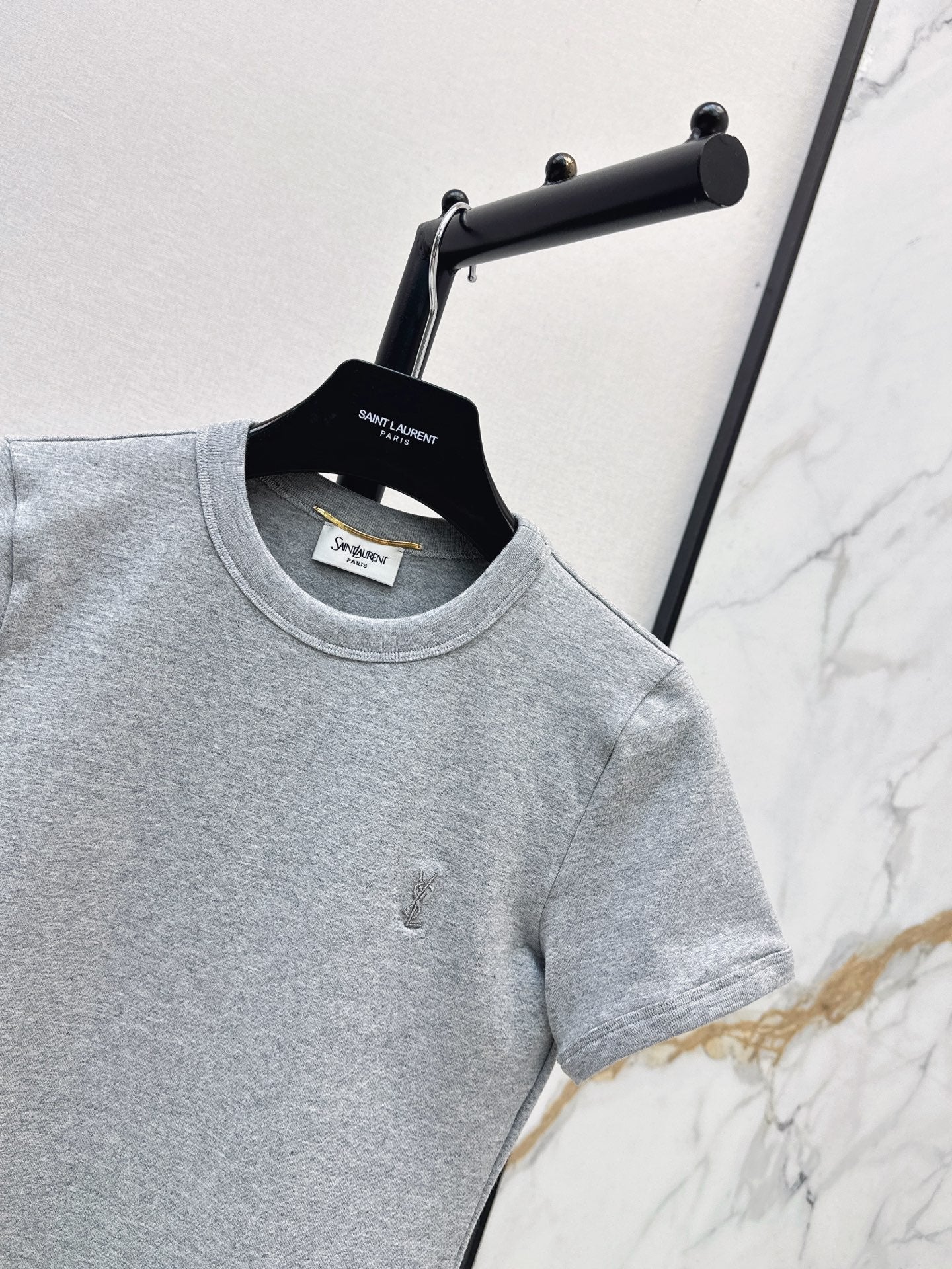 26SS NEW Versatile Small Logo Embroidered T-Shirt 🩶
