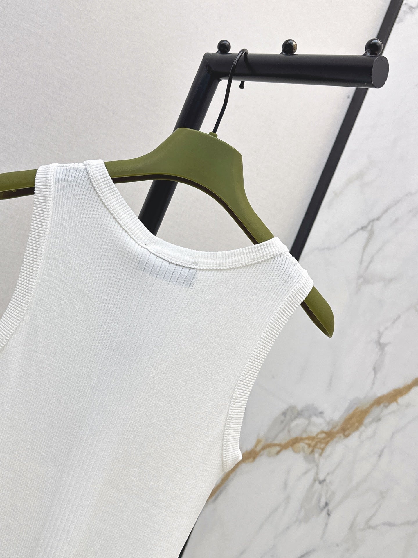 26SS NEW Round Neck Sleeveless Knitted Vest 🤍