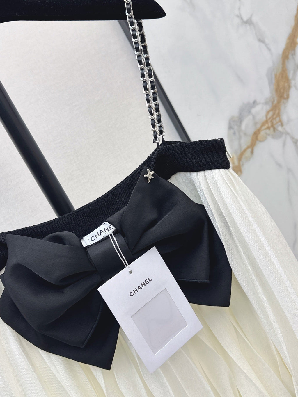 26SS NEW Color-blocked bow-decorated chain strapless camisole 🖤