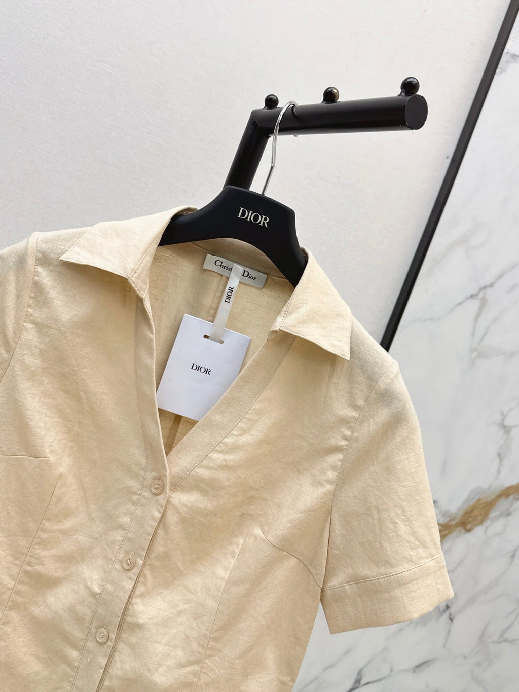 26SS New: French-style minimalist, soft-and-elegant short-sleeved linen shirt with a fitted waist 🤍