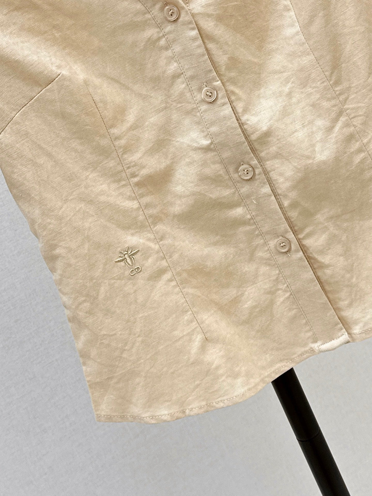 26SS New: French-style minimalist, soft-and-elegant short-sleeved linen shirt with a fitted waist 🤍