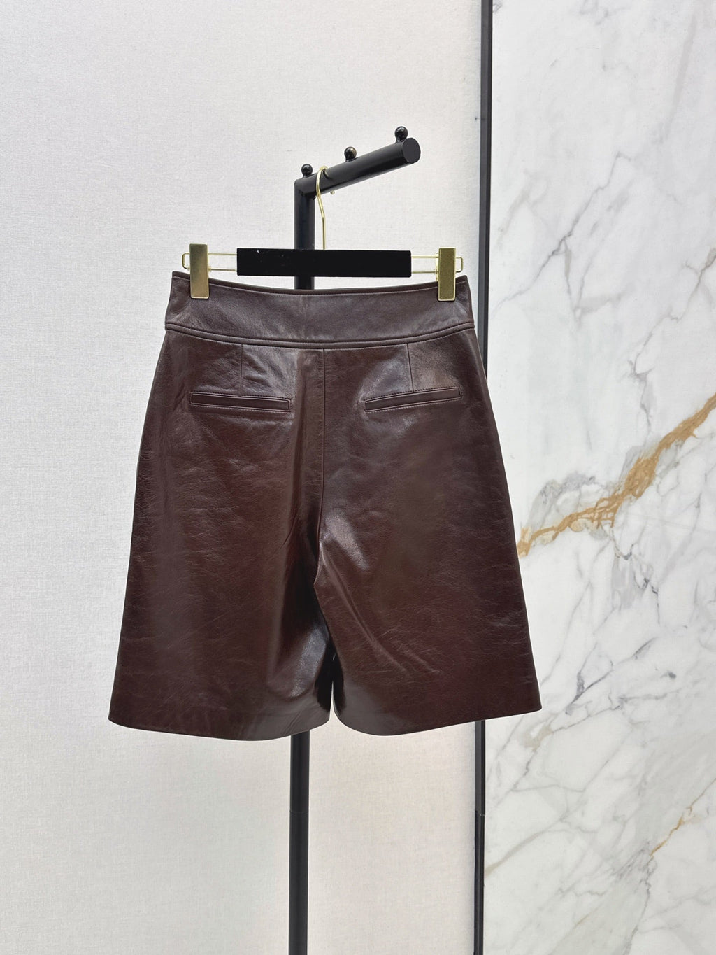 26SS New Runway Style: Vintage-Inspired Leather Workwear Bermuda Shorts 🖤