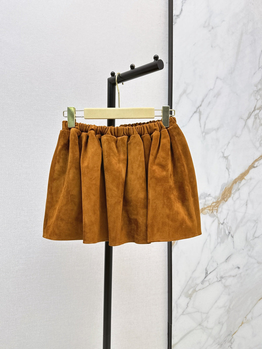 ❤️‍🔥Limited edition❤️‍🔥  26SS New Suede-Finish Pleated Mini Skirt with Zipper Detail 🤎