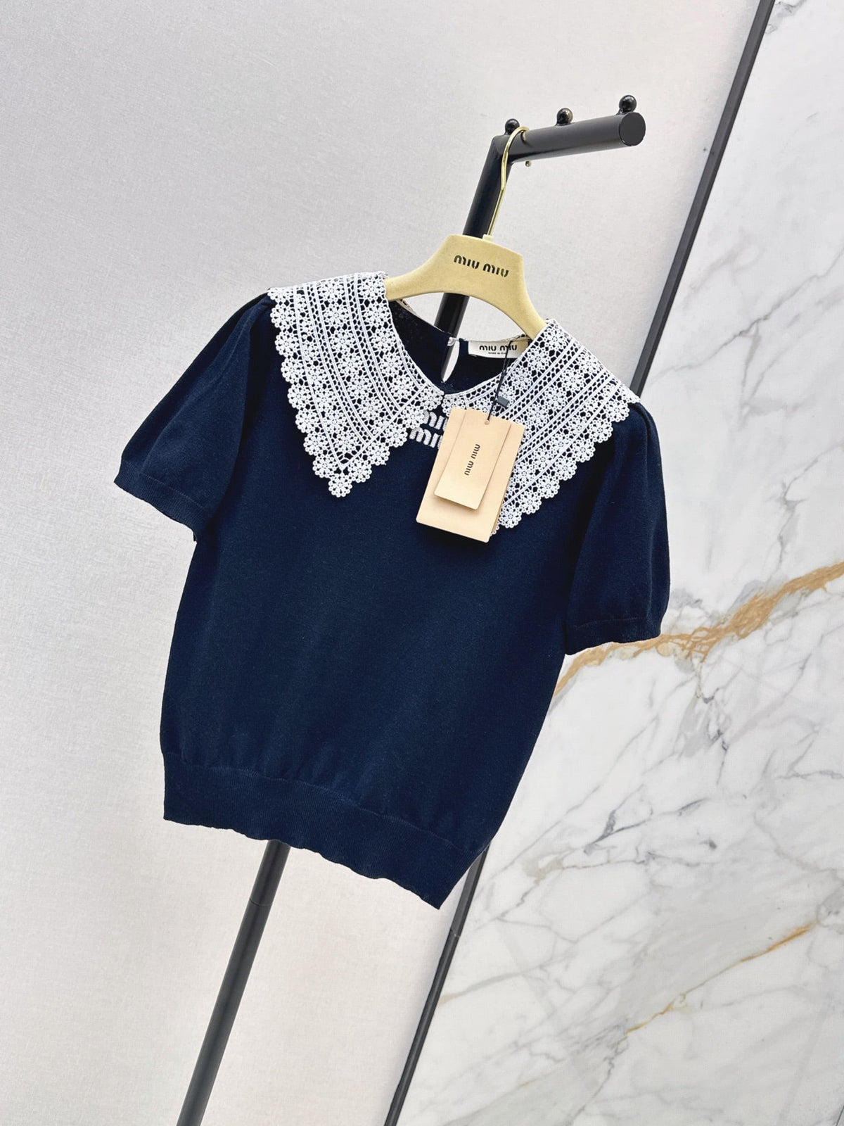 26SS New Faux-Layer Knit Top with Contrast-Color Lace Collar 🤍