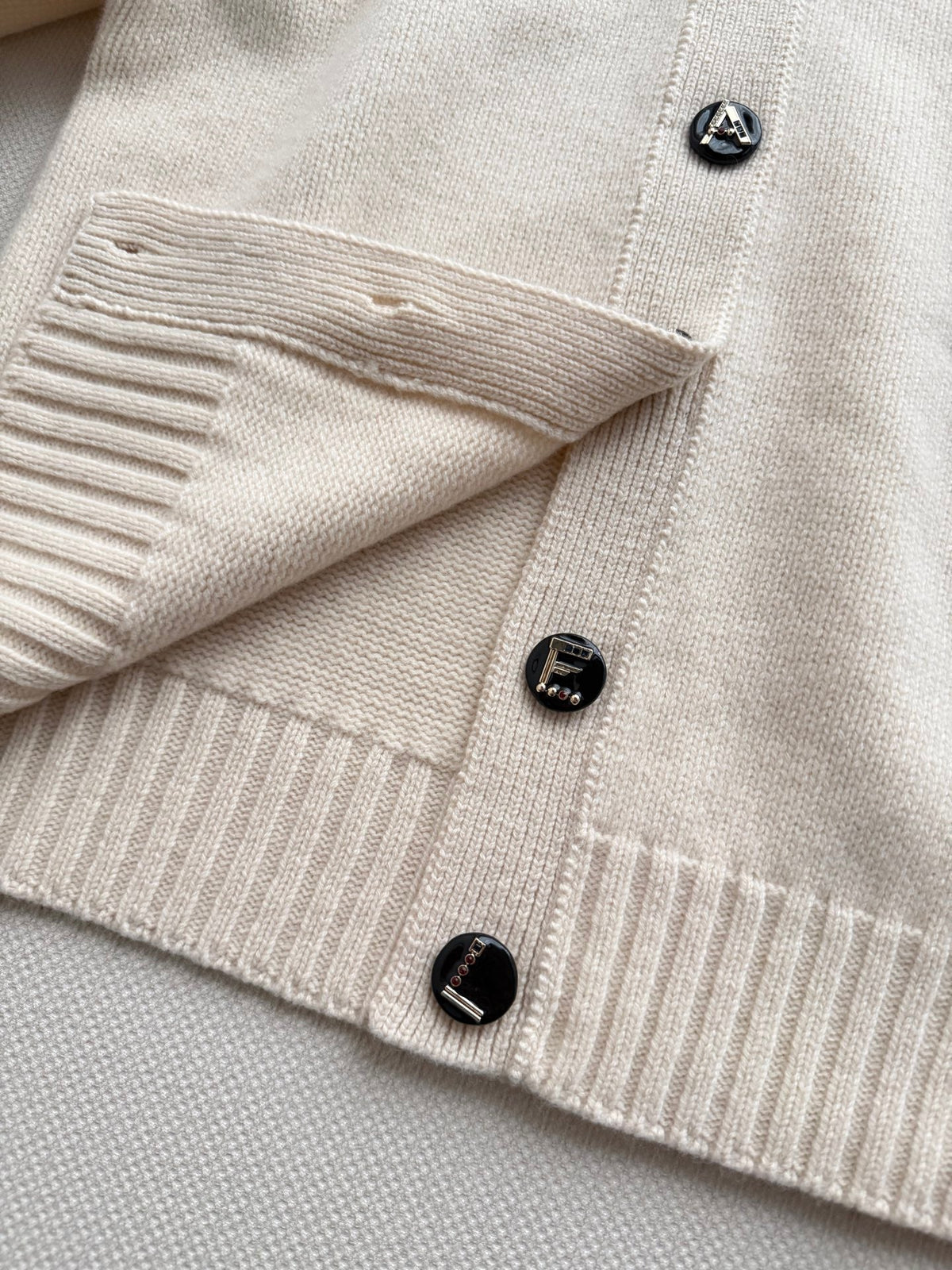 🔥Highest Quality🔥26FW New Cashmere Knit Cardigan