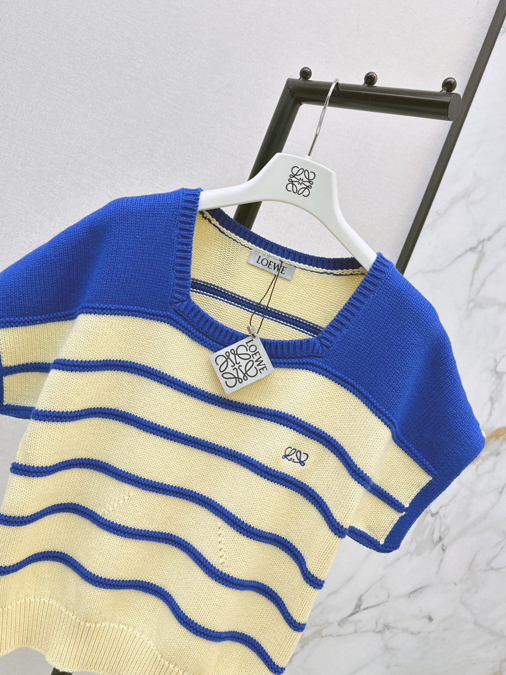 26FW New Short-Sleeved Knit Top with Blue Stripes and Square Neck 🩵