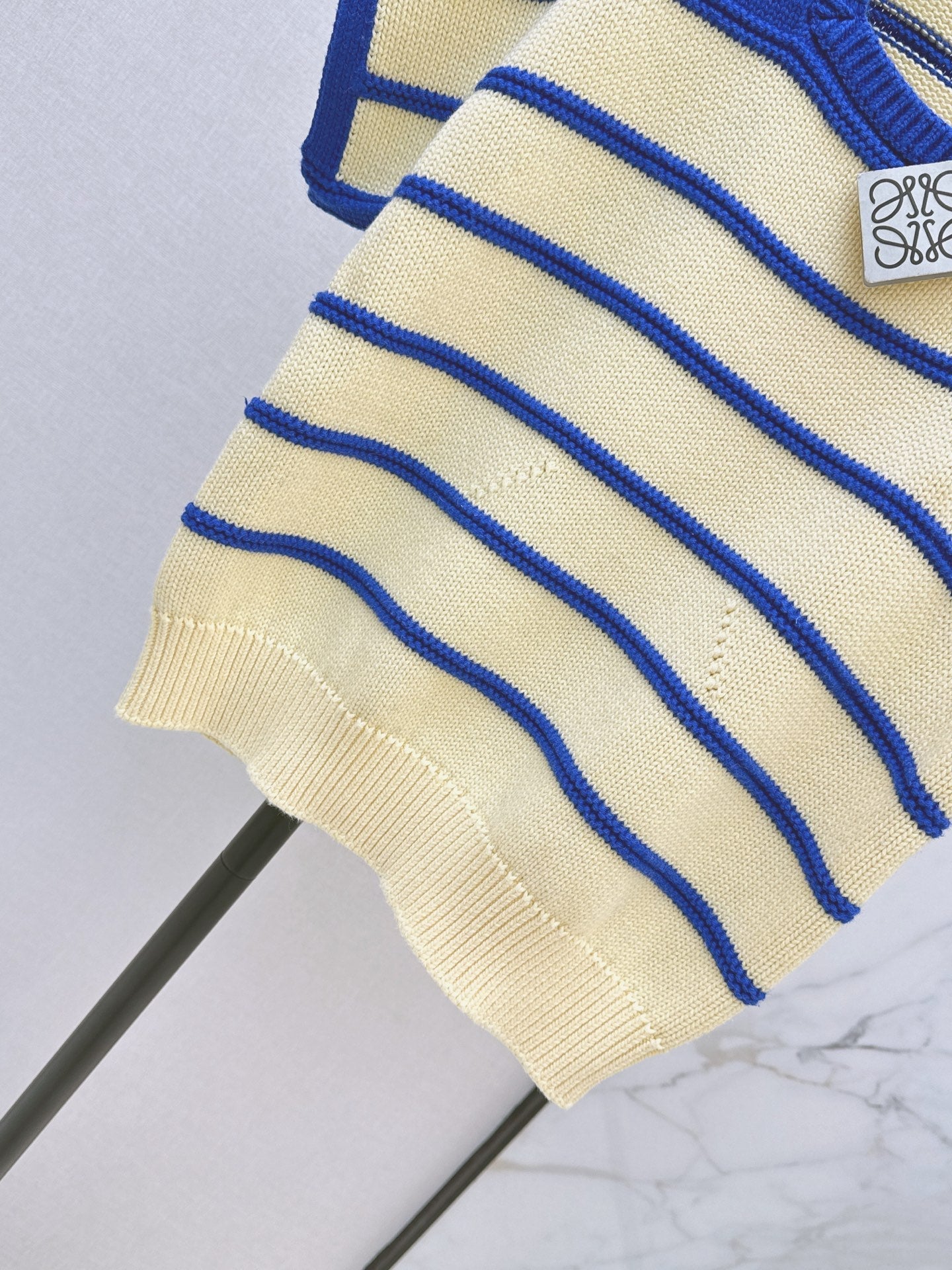 26FW New Short-Sleeved Knit Top with Blue Stripes and Square Neck 🩵