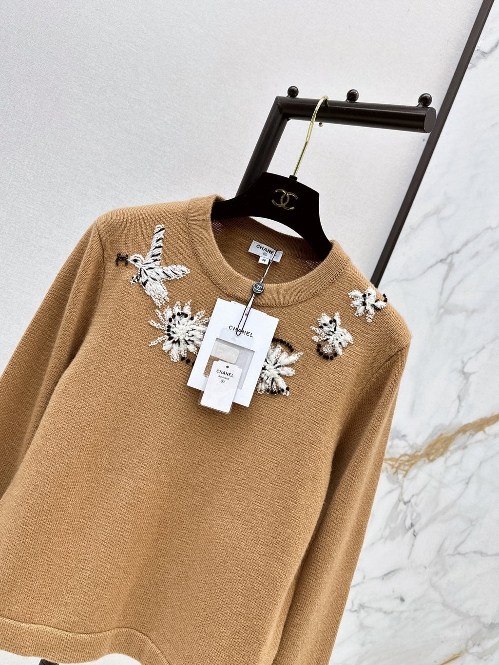 26FW New High-End Métiers d'Art Crew-Neck Sweater 🤎