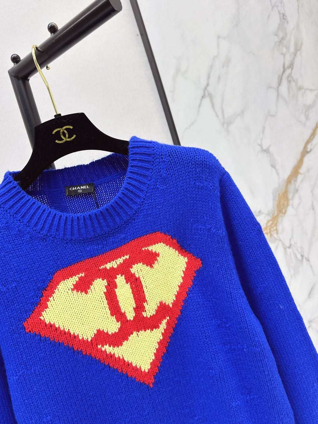 26FW New Crew-Neck Sweater in Red & Yellow 🩵