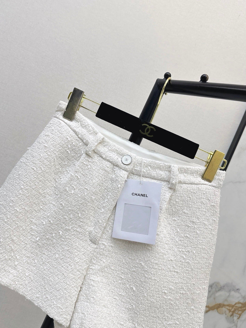 26FW New Chic Tweed Shorts 🤍