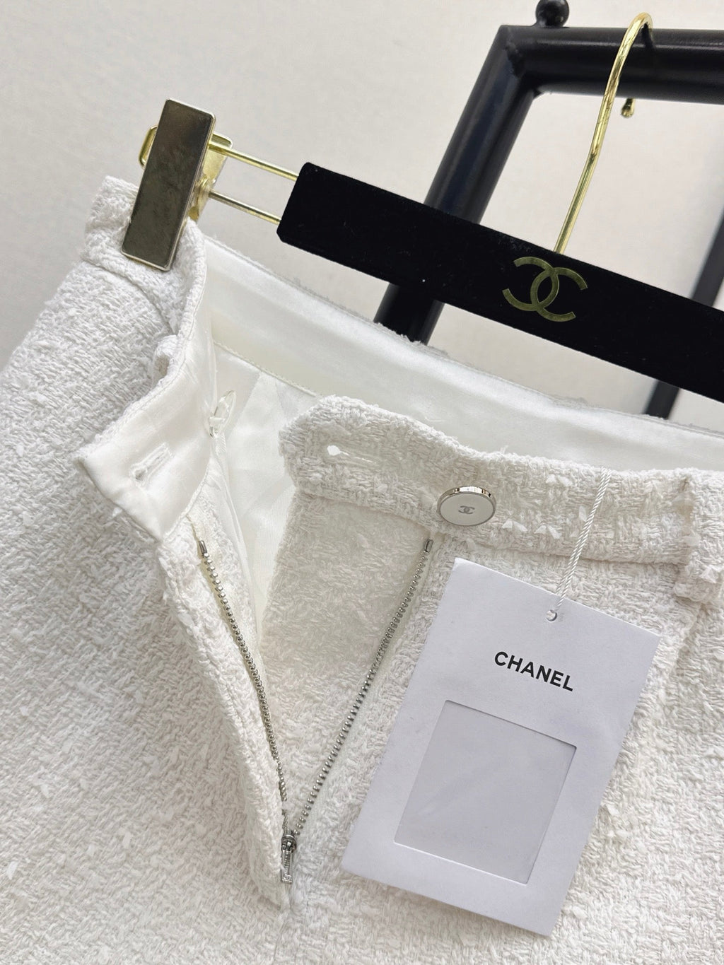 26FW New Chic Tweed Shorts 🤍