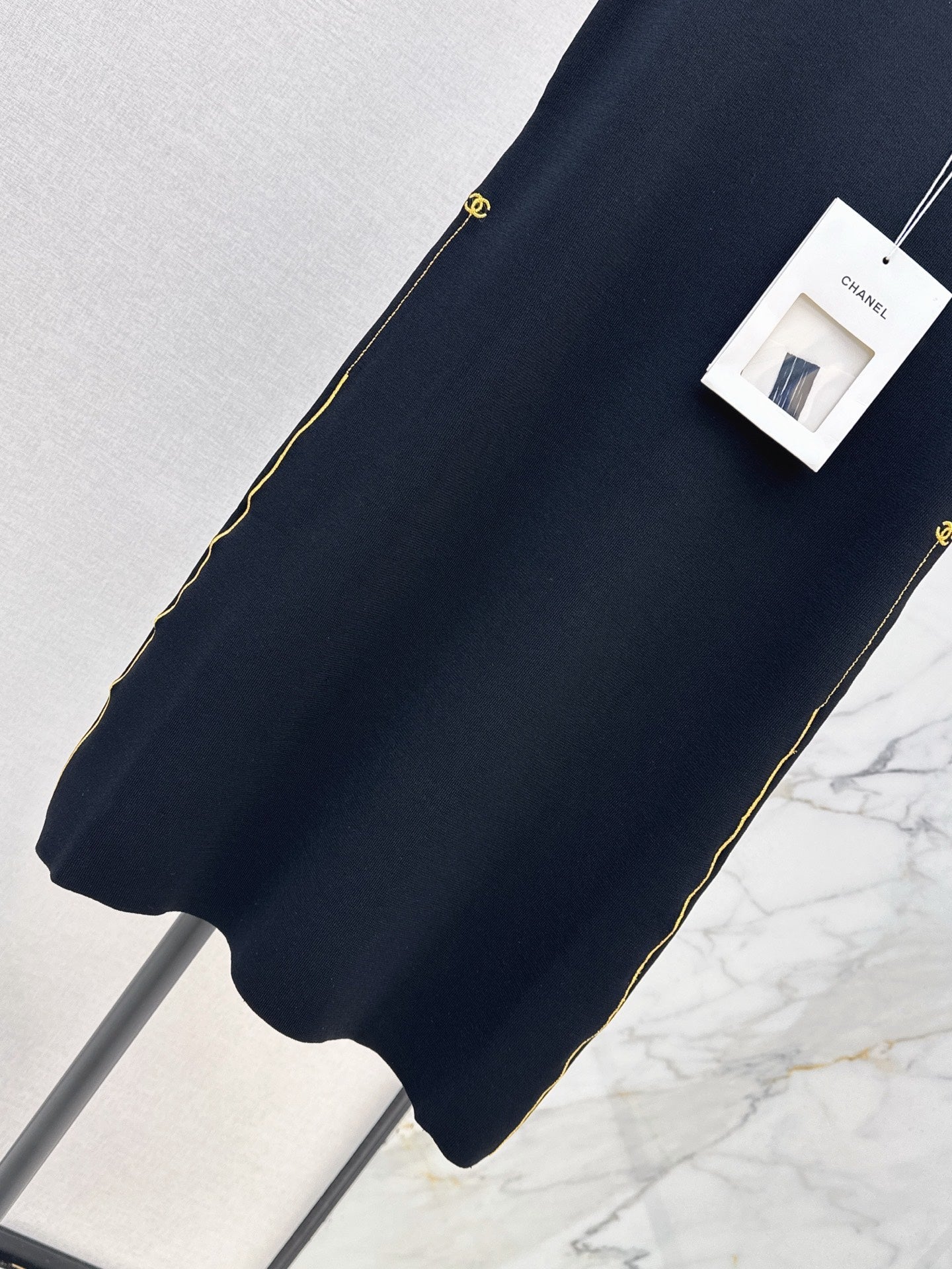 26FW New Camisole Dress with Gold-Thread Embroidered Logo Trim 🖤