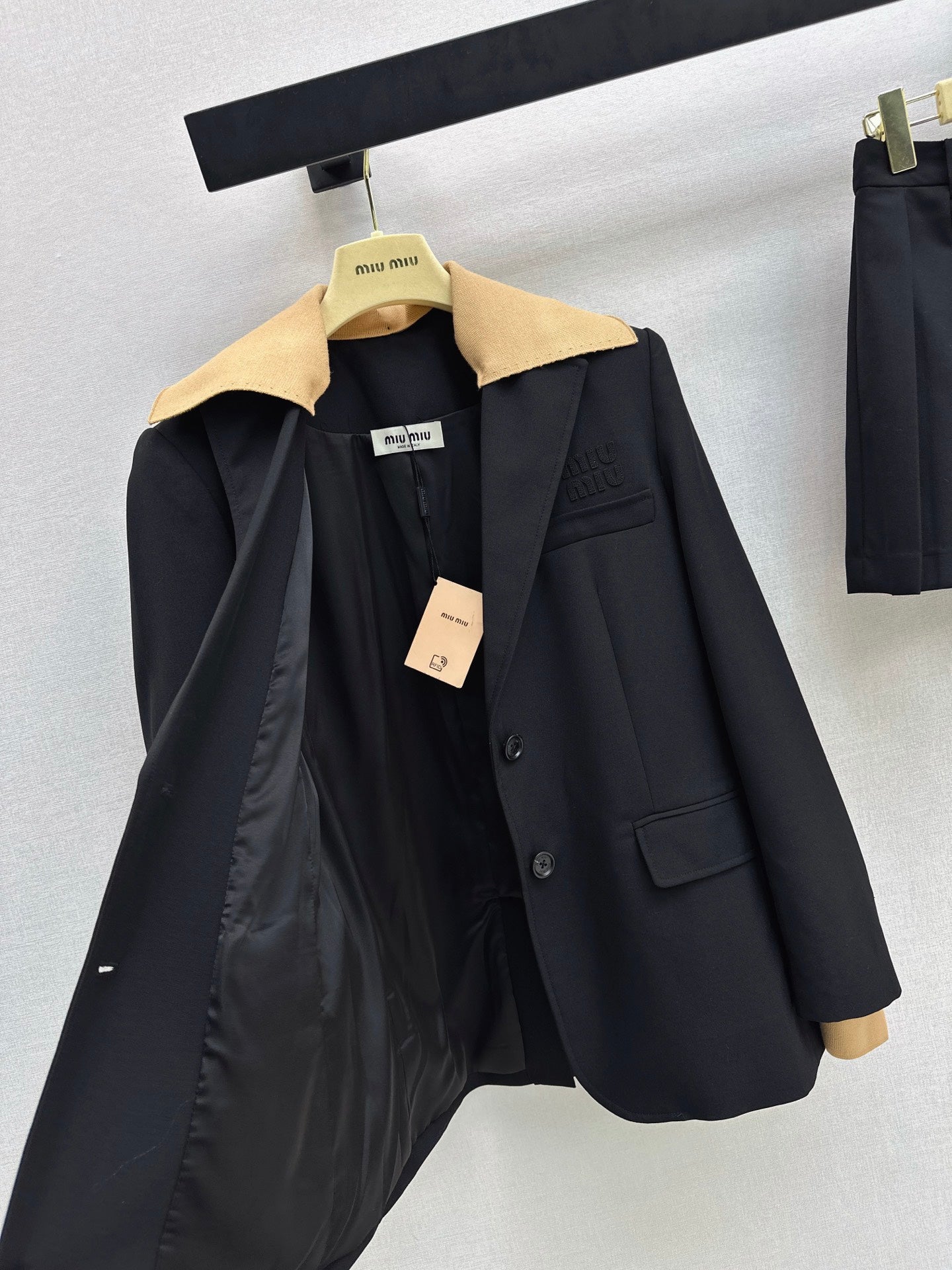 26FW New Blazer with Faux-Layered Knit Collar 🖤