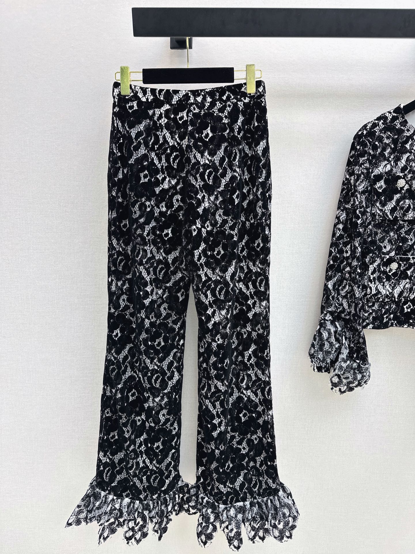 26FW New Custom Lace Flared Trousers 🖤