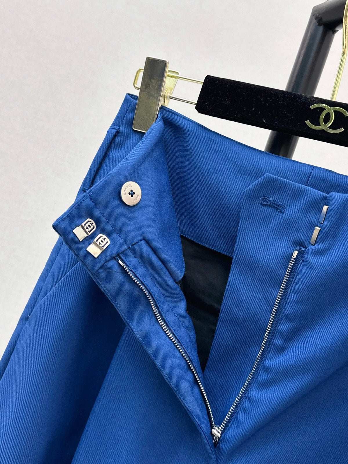 26FW New Klein Blue High-Waisted Cropped Trousers with Cuffed Hems 🩵