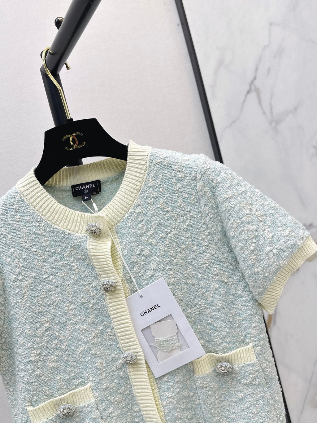 26FW New Short-Sleeve Knit Top with Contrast Trim 🩵