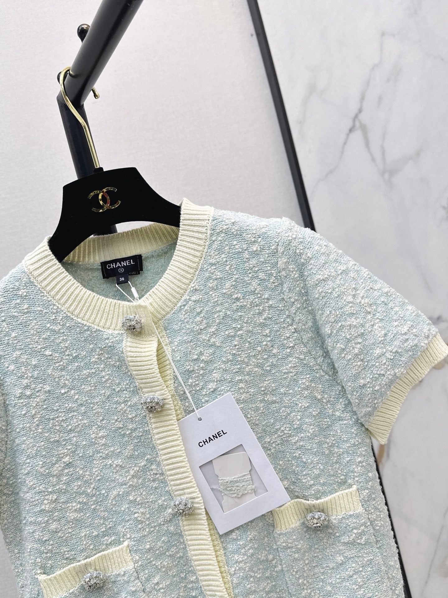 26FW New Short-Sleeve Knit Top with Contrast Trim 🩵