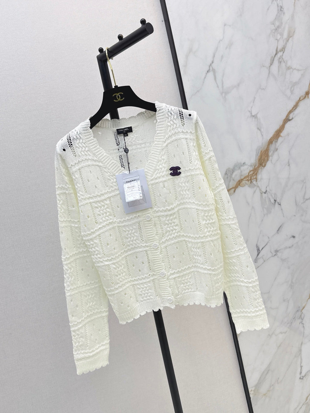 26FW New Textured Jacquard V-Neck Knit Cardigan 🤍