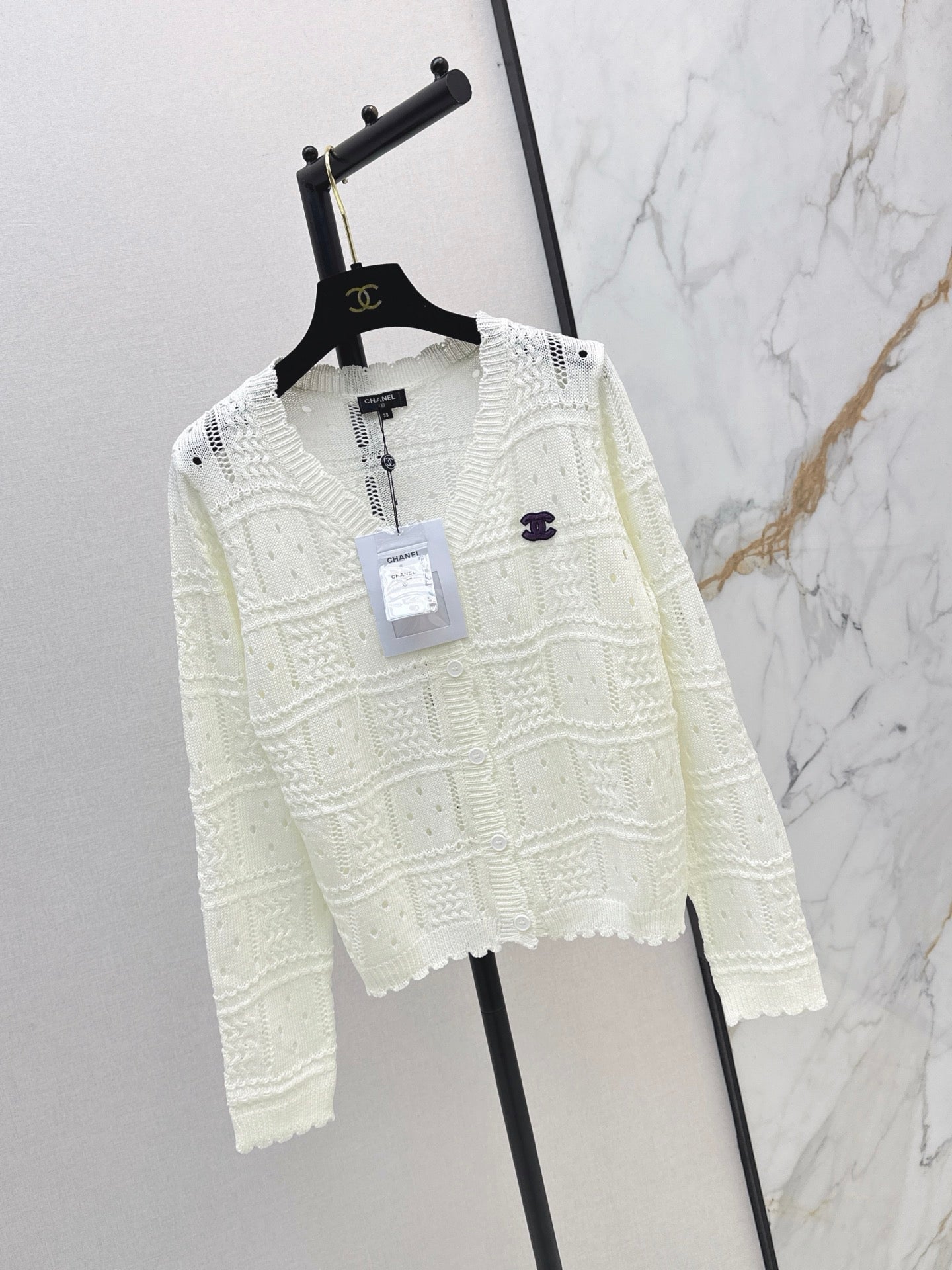 26FW New Textured Jacquard V-Neck Knit Cardigan 🤍
